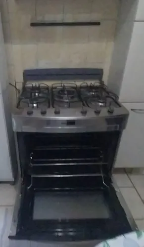 Vende-se um lindo fogão Brastemp todo de inox 