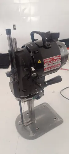 Máquina de cortar tecidos 8 polegada Sun Especial semi nova ótimo estado.