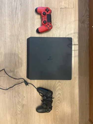 PlayStation 4 - PS4