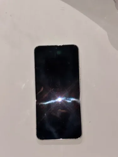 Samsung Galaxy S22 128GB com Defeitos - Nunca Aberto - Para Conserto ou Peças
