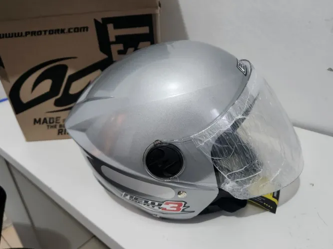 Capacete Tamanho 60 nunca usado