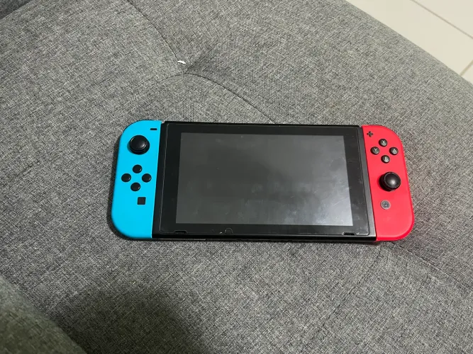 Nintendo Switch + 2 controles