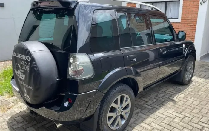 Mitsubishi Pajero TR4 2.0 Flex 16V 4X2 Aut. 2013