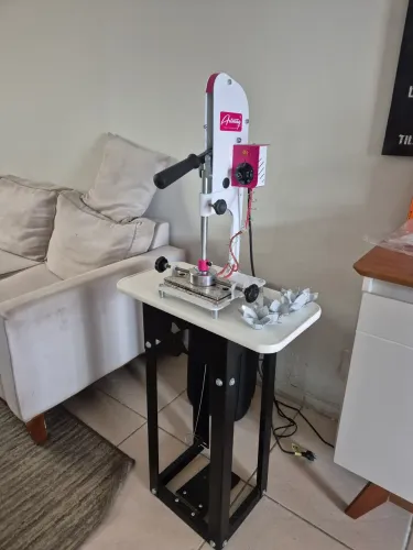 Prensa Para Forminhas Com Pedal. Marca Artmaq em perfeito estado.
