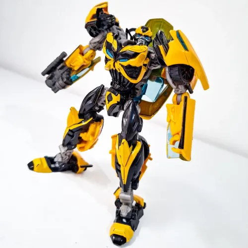 Transformers aoe deluxe bumblebee 