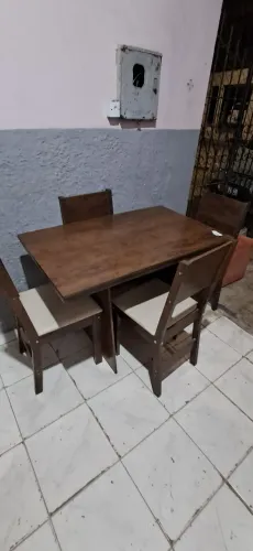 Mesa 4 cadeiras