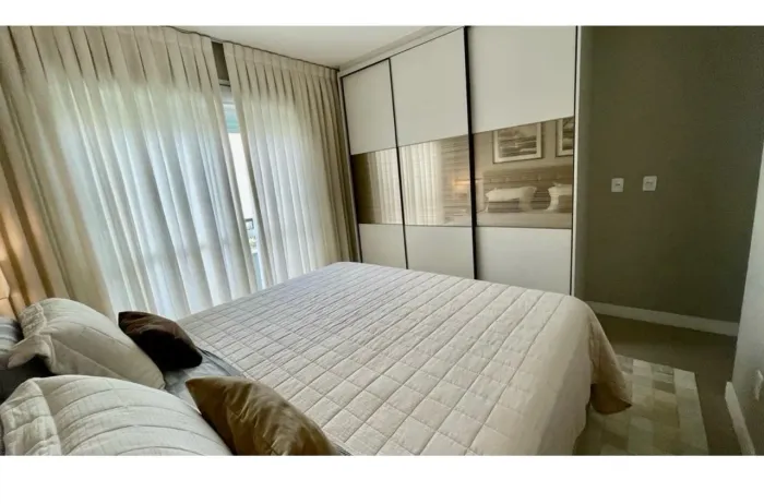 Cama de casal 2,00 x 2,00 com cabeceira ótimo estado