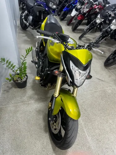 Moto toda conservada 