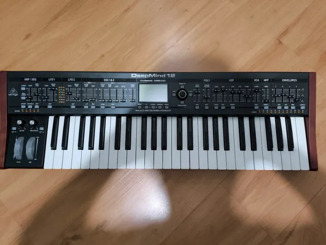 Behringer DeepMind 12 