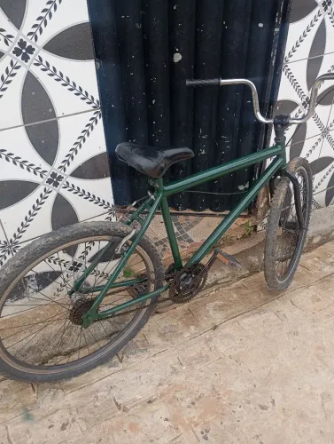 Bicicleta aro 26 pra rolo, troco num ps2 ou vendo