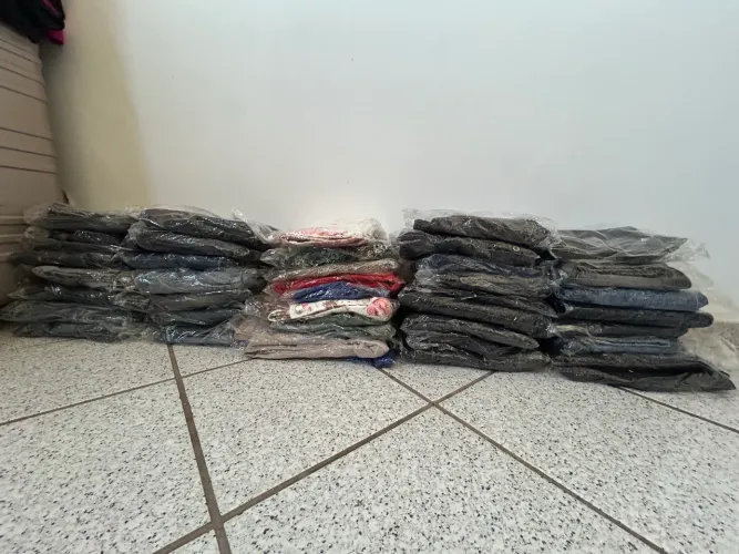 CALÇAS JEANS NOVA PARA REVENDER
