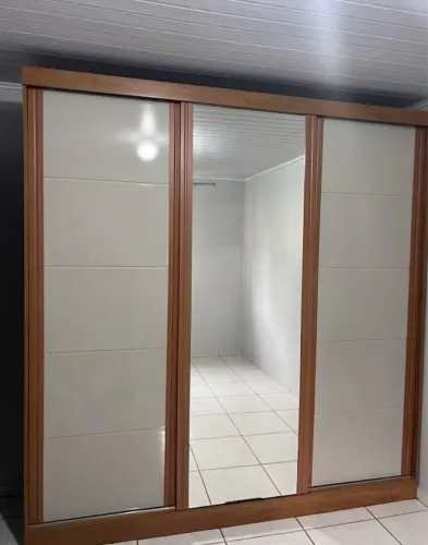 Guarda roupa novo