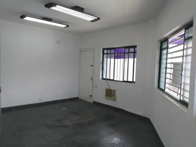 Salas Comerciais para Locação em Americanópolis, São Paulo-SP 30m² e 1 Banheiro!