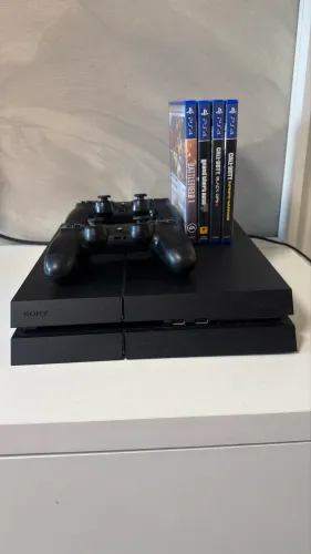 PLAYSTATION 4 + 2 CONTROLES + 4 JOGOS