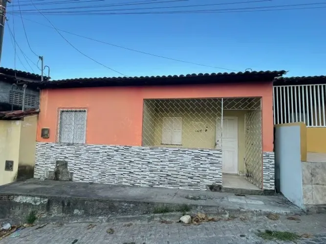 Vende -se está casa na rua Major marculino