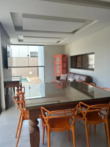 VENDE-SE | Casa de Alto Padrão Mobiliada | Condomínio Amarilis 4/4 quartos sendo 3 suites