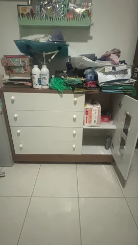 Guarda roupa, cômoda e berço