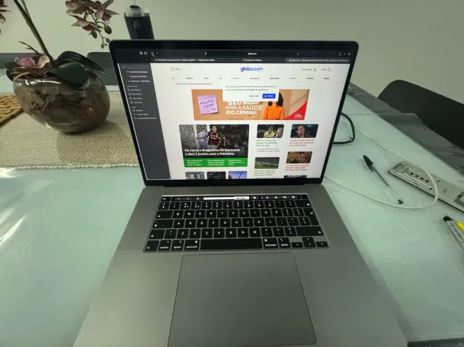 Apple MacBook Pro A2141 2019 16? Core i9-9980HK 2.4GHz 8-Cirr 512GB SSD 32GB