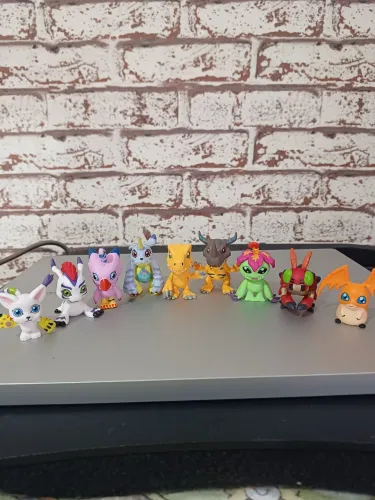 Vendo Acrion Figures Digimon, aproximadamente 10 cm cada. Em perfeito estado.
