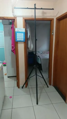 Suporte para iluminação em T com pedestal tipo tripé