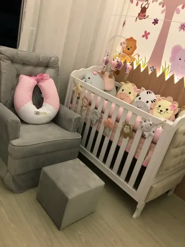 Berço com Capitonê que vira mini cama