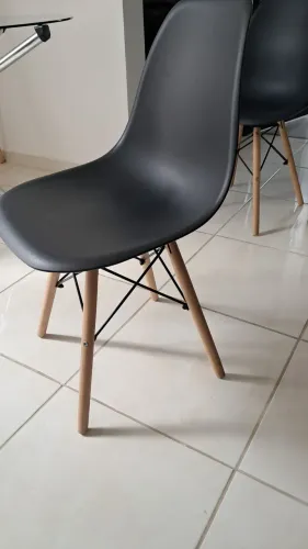 Cadeiras Eames preta