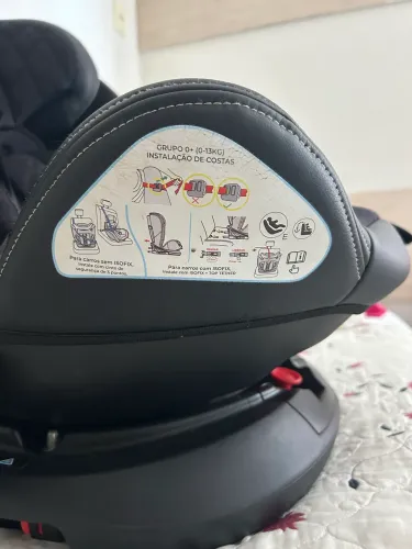 Cadeirinha de bebê pra automóvel