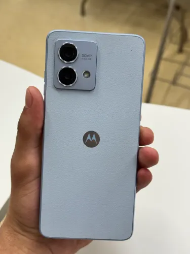 Moto g84