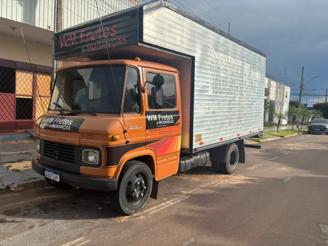 Vendo caminhão 3/4 608 D baú
