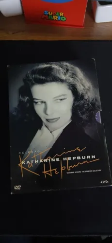 Box DVD Coleção Katharine Hepburn 4 filmes A Mulher do Dia A Costela de Adao A Mulher Abso