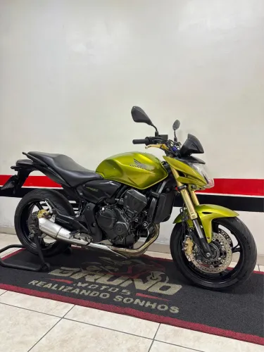HORNET 600f 2011 (DIVIDO EM 21 VEZES NO CARTÃO)