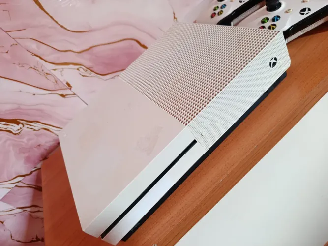 VENDO XBOX ONE EXCELENTE C/JOGOS