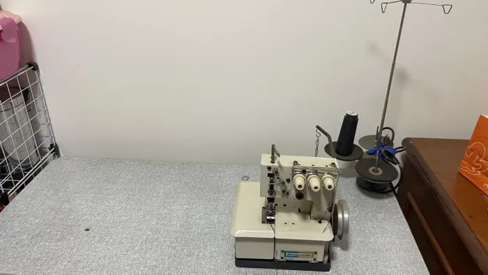 Máquina costura semi industrial 