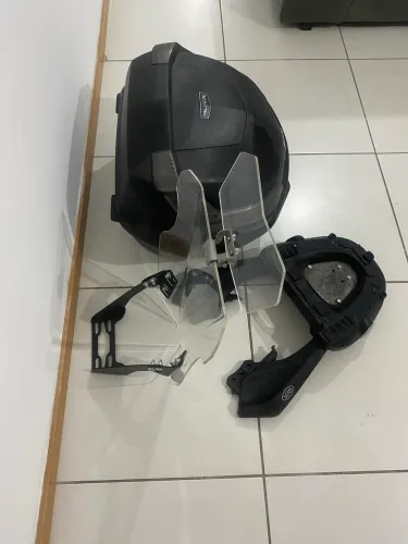 Baú Givi, Bolha de acrílico e suporte Scam 