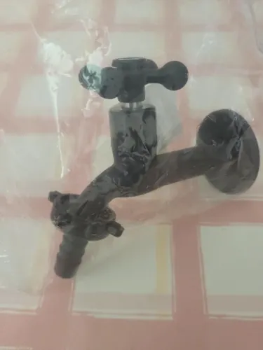 Torneira Preta de Metal para Jardim e Tanque