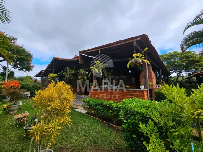 Casa de condomínio com 03 quartos à venda em Gravatá/PE!