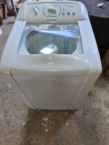 Máquina de lavar roupa 12 kg, 220 voltos.