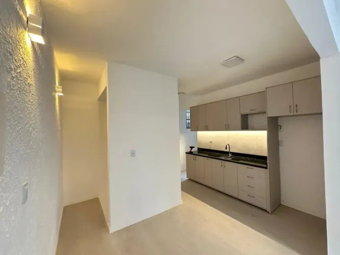 Conjunto Senador João Bosco/ Reformado/ 65m² 2 quartos/ Flores