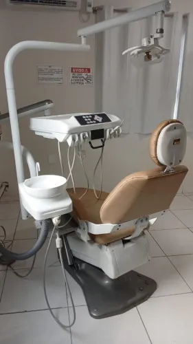Cadeira Odontológica Completa - Estofado Caramelo