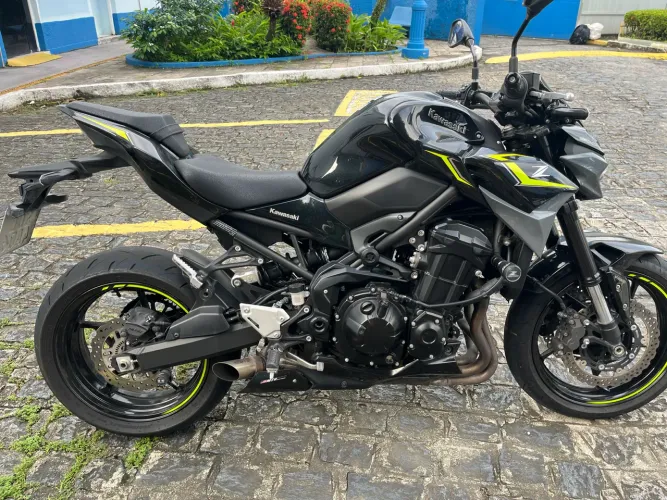 Kawasaki Z-900 2025