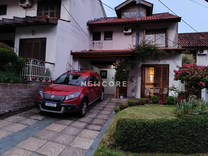 Casa de condomínio em Avenida Eduardo Prado - Cavalhada - Porto Alegre/RS