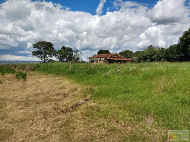 Fazenda para Venda em Sacramento, rural, 3 dormitórios, 1 banheiro, 1 vaga