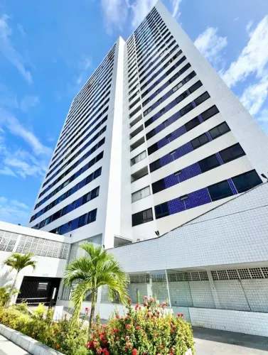 Vendo ou alugo apartamento com 3/4 em Petrópolis com vista para o mar