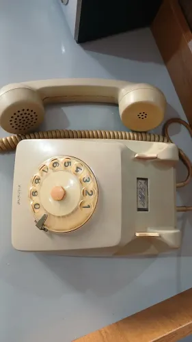 Telefone Antigo De Disco Siemens BEGE Relíquia Vintage / Retrô anos 70