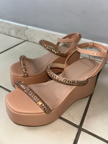 Sandália com strass