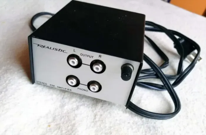 AMPLIFICADOR de som (PRÉ-AMPLIFICADOR) para entrada e saída "PHONO" (para toca discos)