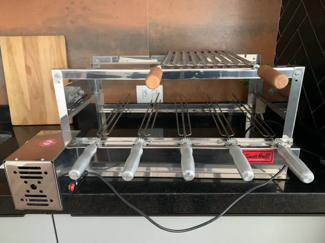 Churrasqueira Giratória Elétrica Santi Grill Inox 5 Espetos Bivolt