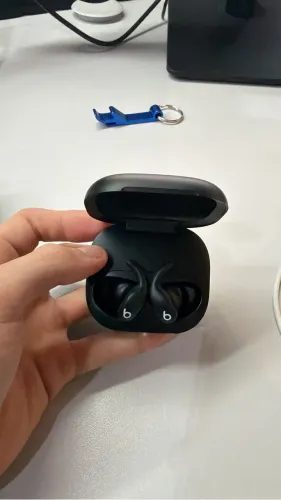 Powerbeats Fit