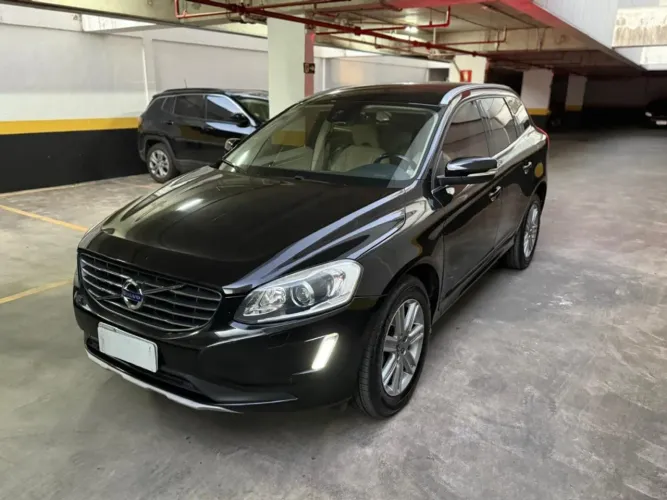 Volvo XC-60 XC 60 T-5 Dynamic 2.0 FWD Turbo Gasolina 4P AUT 2017