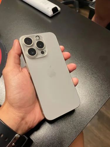 iphone 15 pro em excelente estado